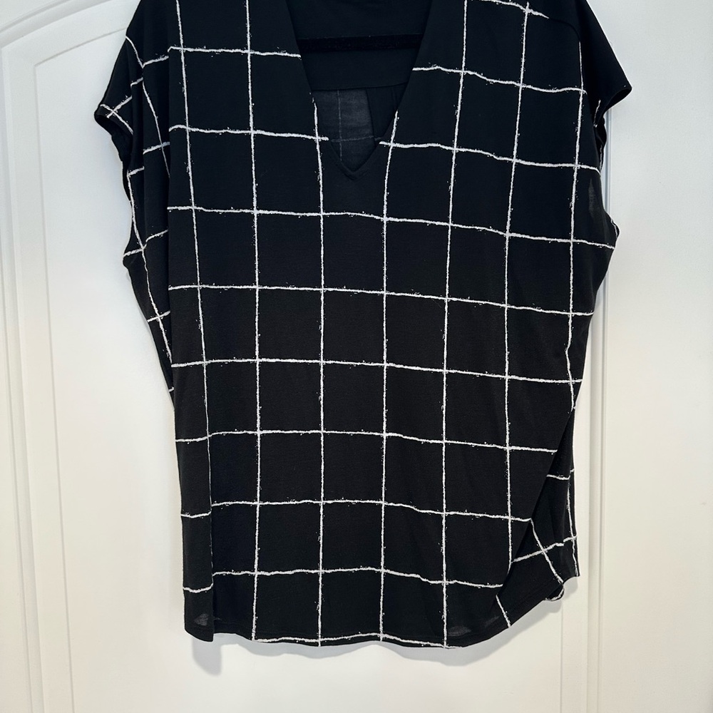 Vince Black and White Sleeveless Boxy Blouse